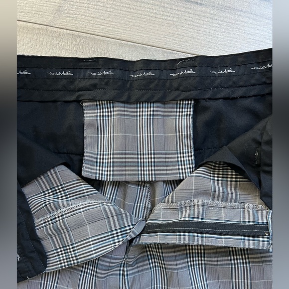 Men’s Travis Mathew shorts 32” grey plaid - Picture 2 of 10